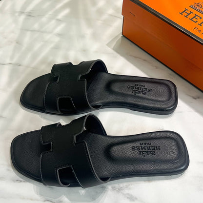 Oran sandal