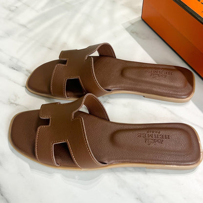 Oran sandal