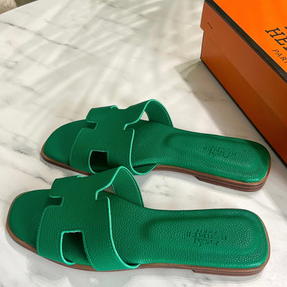 Oran sandal